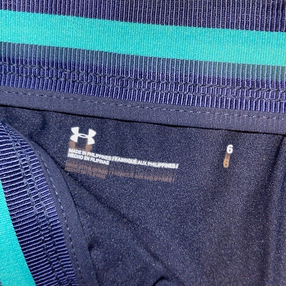 Under Armour Golf Skort - Navy Blue - size 6. FF - Picture 5 of 6